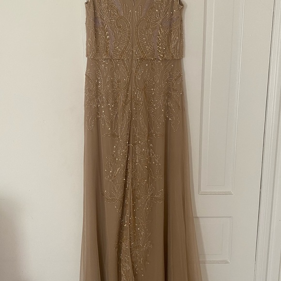 Adrianna Papell —Filigree Beaded Blouson Dress with V Neck in Champagne - Picture 3 of 4